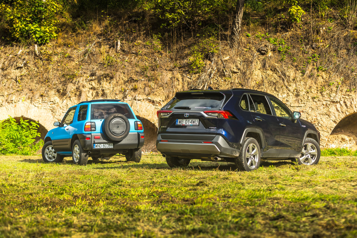 Toyota RAV4 mk. I & Toyota RAV4 mk. V