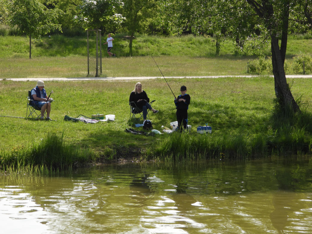 Zawody wędkarskie nad zalewem Muchawka i piknik wędkarski w Siedlcach