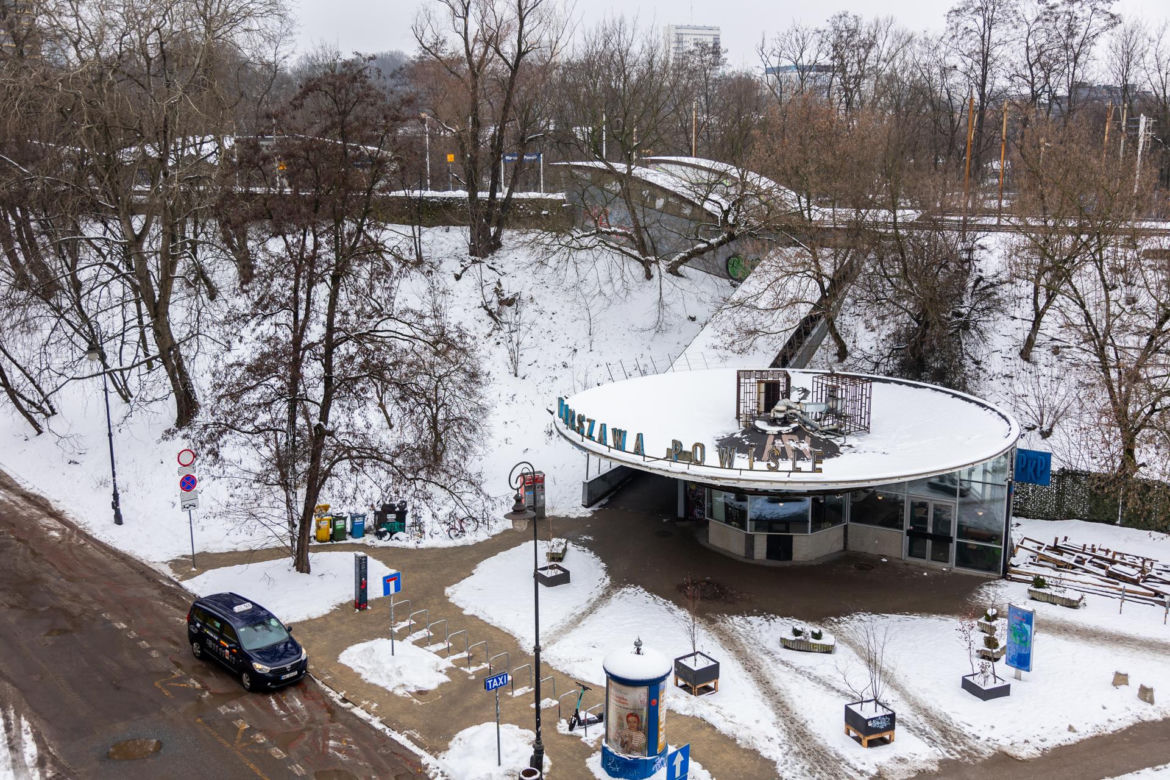 Warszawskie stacje kolejowe - zdjęcia. Zobacz najpiękniejsze z nich! Ochota, Powiśle, Międzylesie i inne - oto perły wśród dworców i peronów