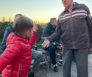 Przychodzi na mecze, choć nie widzi zawodników. Piłka, to całe moje życie. Ta historia chwyta za serce