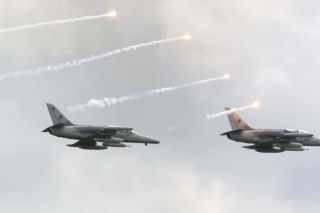 Czeskie samoloty L-159 nie dla Ukrainy. Polityczna burza w Pradze - premier kontra generał