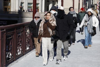 Chaos pogodowy w USA. Śnieżyce, setki odwołanych lotów i stan wyjątkowy