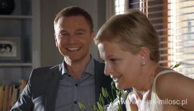 M jak MIŁOŚĆ odc. 960. Andrzej Budzyński (Krystian Wieczorek), Marta (Dominika Ostałowska)