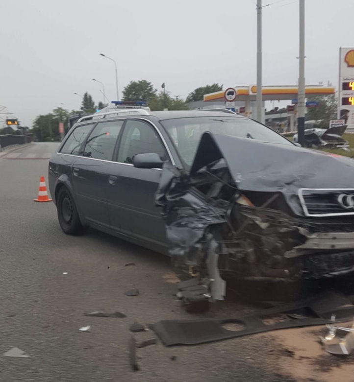 Pijany staranował rodzinę