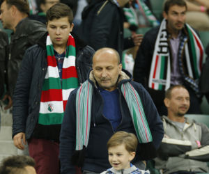 Wystrojony Marcinkiewicz na premierze filmu Vegi. Ale z niego przystojniak