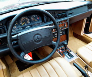 Mercedes-Benz 190E z przebiegiem 499 km