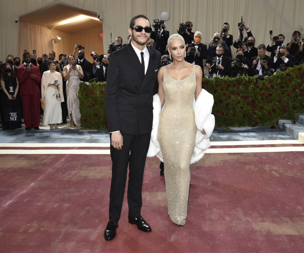 Kim Kardashian w TEJ sukience Marilyn Monroe! Jest warta miliony