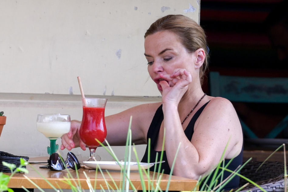 Monika Richardson z córką w restauracji