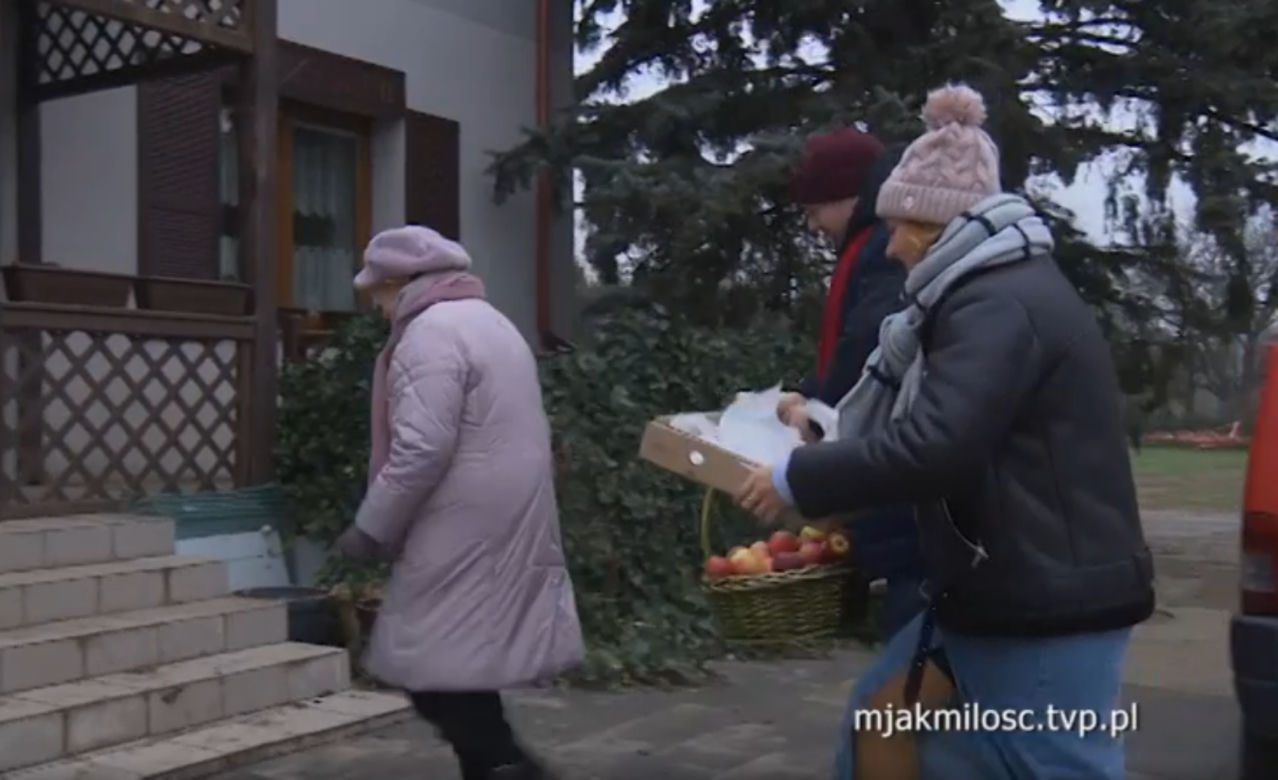 M jak miłość, odcinek 1580, Ula (Iga Krefft), Barbara (Teresa Lipowska), Tadeusz (Bartłumiej Nowosielski)