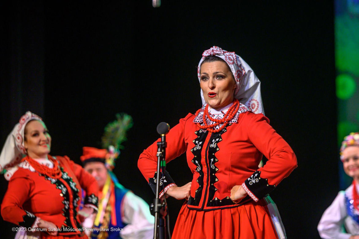 Jesienny koncert Zespołu Pieśni i Tańca Świerczkowiacy w Centrum Sztuki Mościce