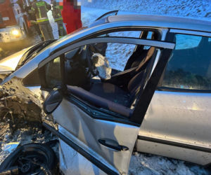 Czołowe zderzenie w powiecie kościańskim. Dwie osoby w szpitalu