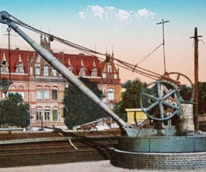 Kolejna atrakcja nad Brdą. Replika historycznego żurawia portowego stanie na Rybim Rynku w Bydgoszczy
