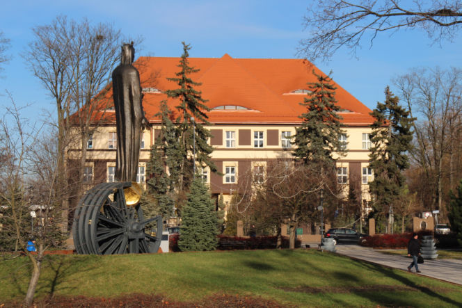 Ten ratusz to arcydzieło. Znajduje się w jednym z najpiękniejszych miast w woj. śląskim