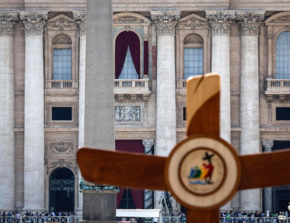 Nie żyje papież Franciszek. Wierni gromadzą się na Placu św. Piotra