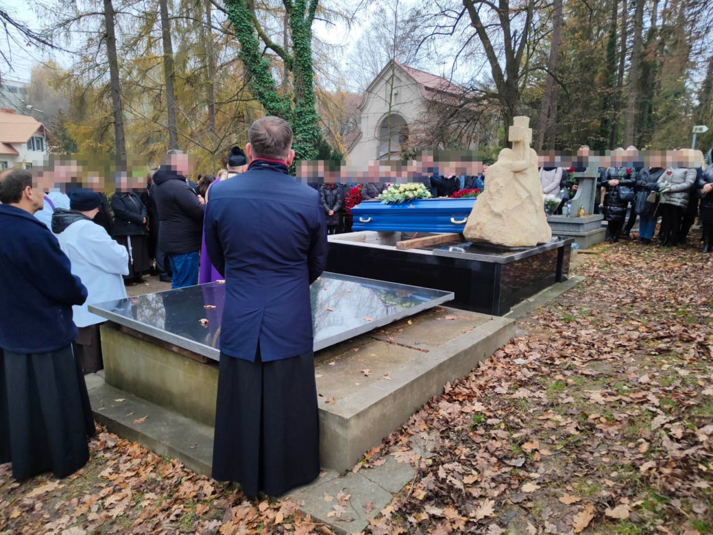 Podkarpackie. Ratownicy pożegnali zmarłą lekarkę [GALERIA]