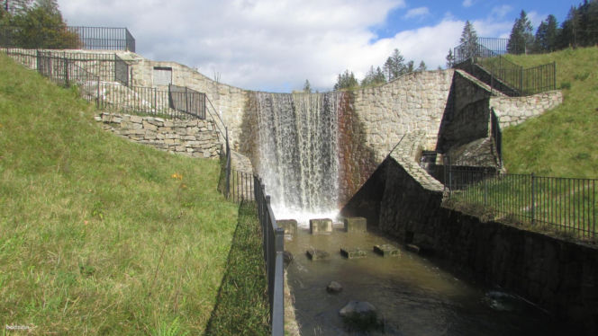 W tej wsi wciąż żyje góralska historia. Turyści ją uwielbiają