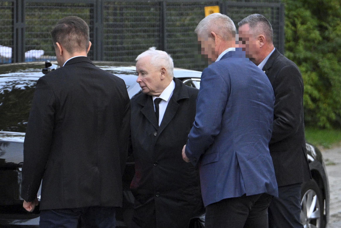 Jarosław Kaczyński w swoim domu na warszawskim Żoliborzu