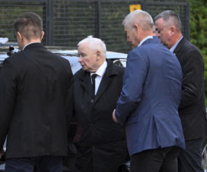 Jarosław Kaczyński w swoim domu na warszawskim Żoliborzu
