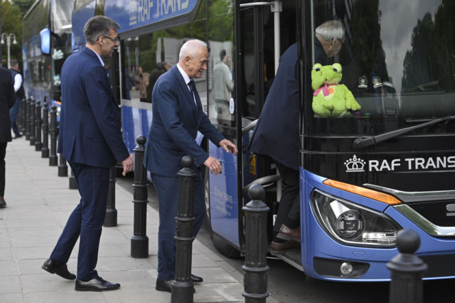 Politycy PiS jadą na wyjazdowe posiedzenie klubu