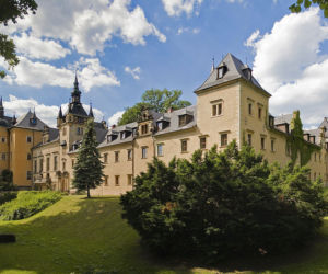 Zamki jak z planu „Bridgertonów”. Polacy chcą podróżować z  rozmachem – historyczne rezydencje wracają do łask