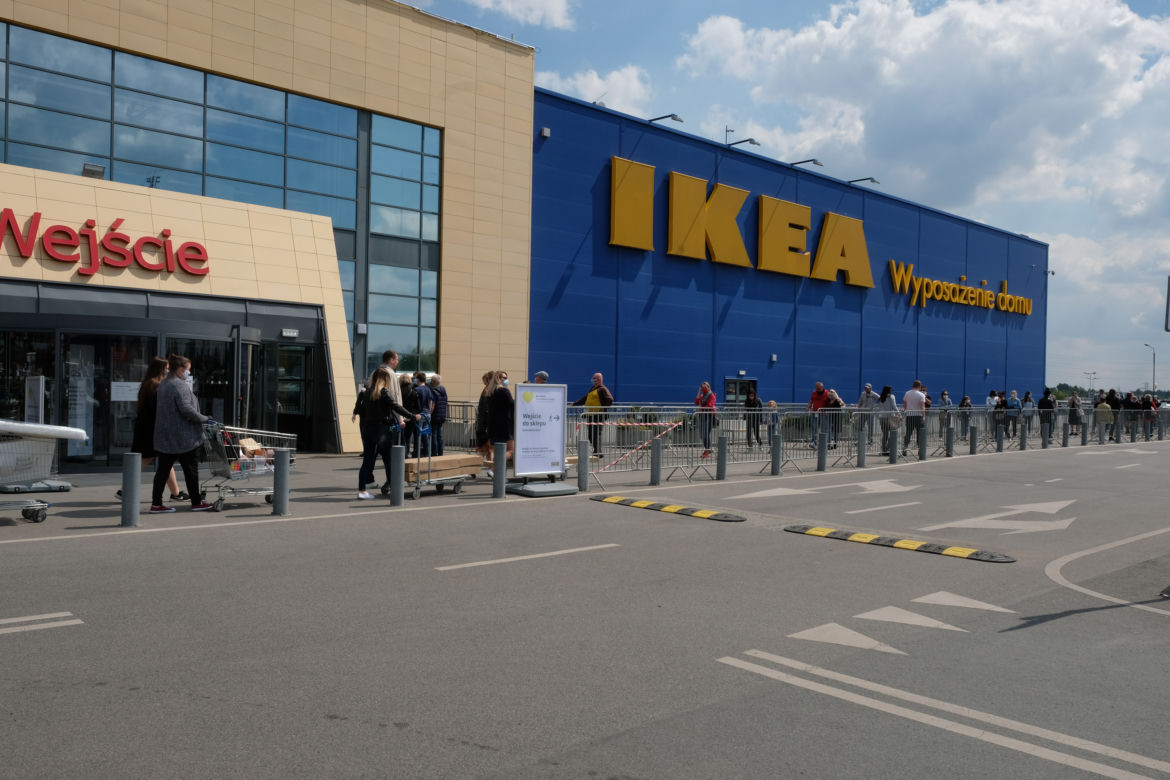 GIGANTYCZNE kolejki pod Ikeą w Katowicach [ZDJĘCIA]