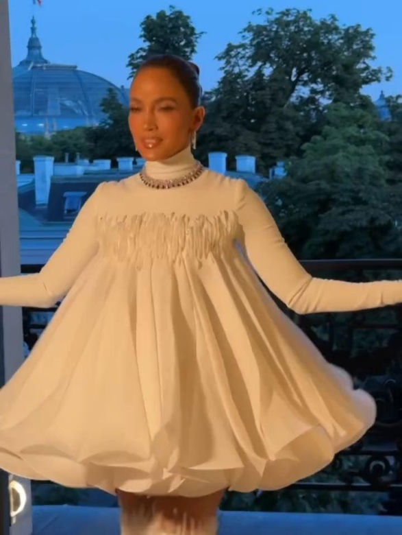Jennifer Lopez w sukni Stephane'a Rollanda