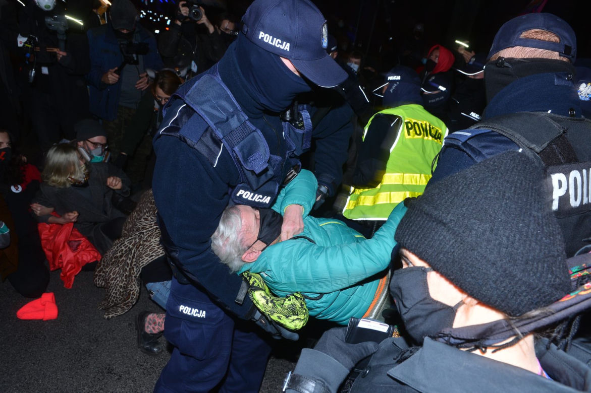 Manifestacja przed siedzibą MEN