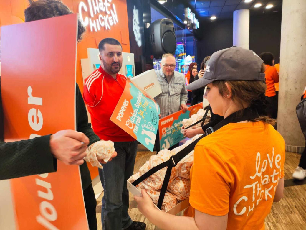 Popeyes w Katowicach już otwarte. Wydano sto pierwszych kanapek