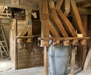 Ekspozycja urządzeń młyńskich w Dolnym Młynie w Wojciechowie