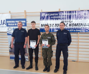 Dwaj uczniowie zasiądą w fotelach szefów policji w Rawiczu