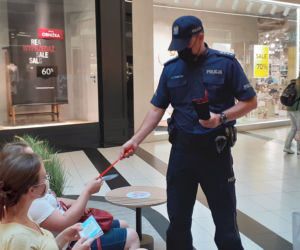 Policja i sanepid przestrzegali i informowali mieszkańców Lublina o obowiązku noszenia maseczek