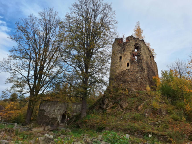 Zamek Miecz w Świeciu na Dolnym Śląsku