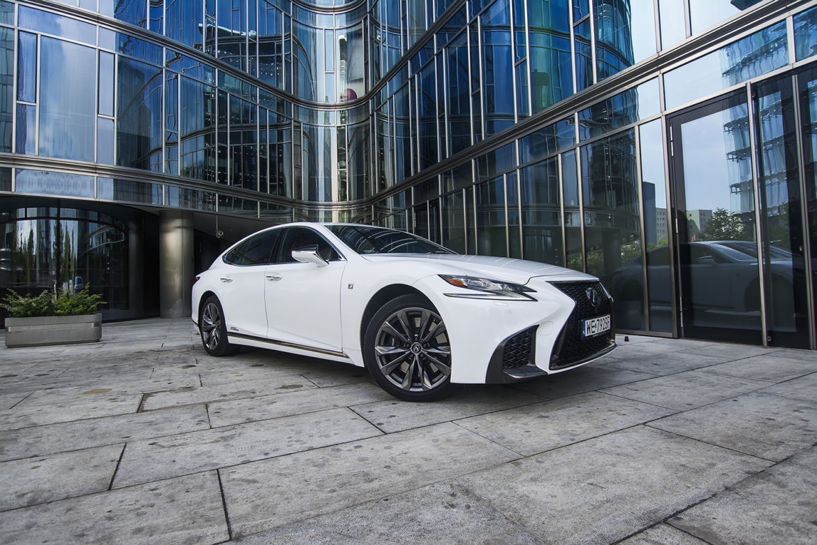 Lexus LS500h F-Sport