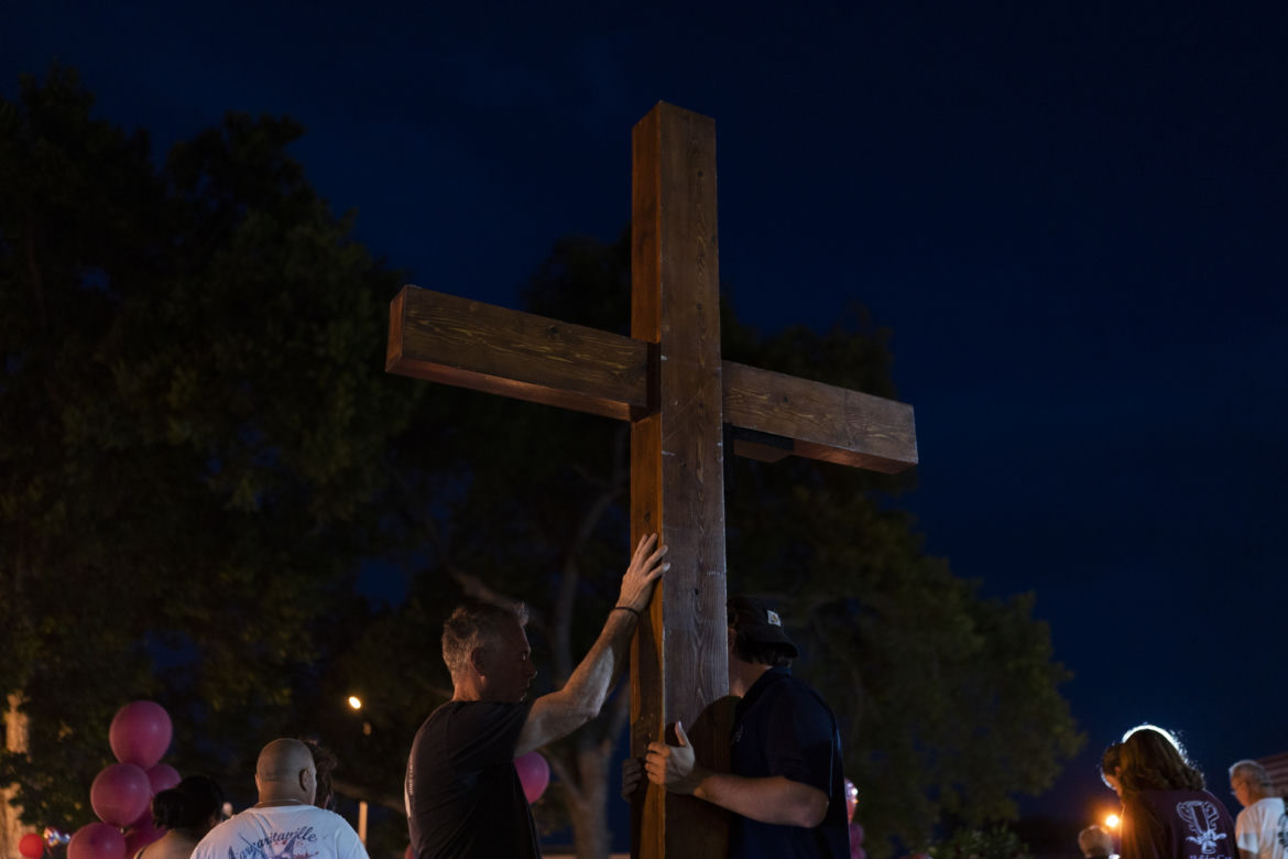 Mordował dzieci słuchając muzyki. Mówił "dobranoc" i strzelał w twarz