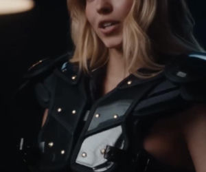 Rozebrana Sydney Sweeney w sportowej reklamie