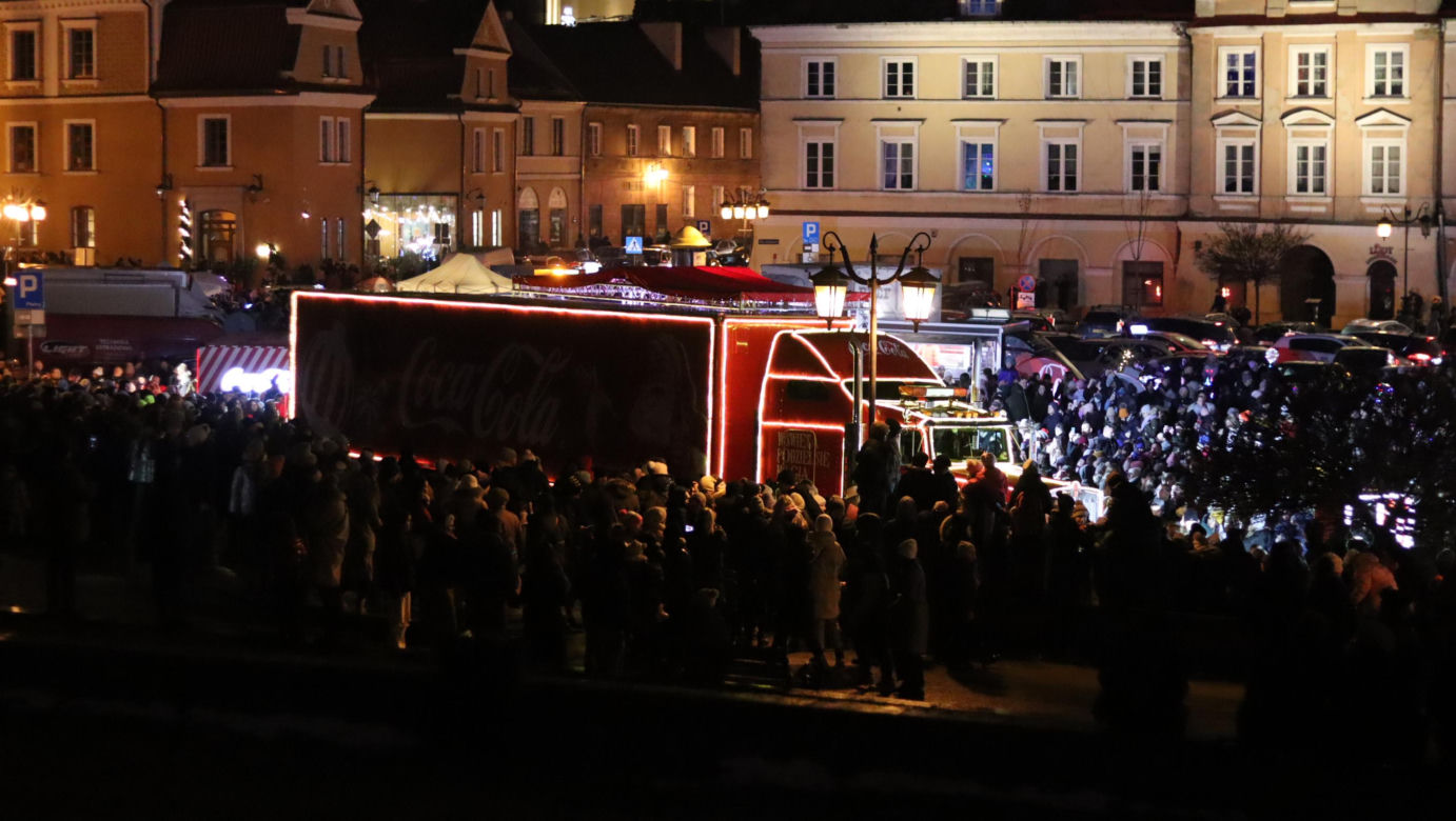 Ciężarówka Coca-Coli w Lublinie! Miasto jeszcze nigdy nie wyglądało tak magicznie! [ZDJĘCIA]