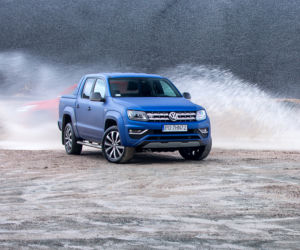 Volkswagen Amarok V6 3.0 TDI 258 KM 4Motion DSG8 Aventura vs. Toyota Hilux 2.4 D-4D 150 KM 4x4 AT6 Selection 50