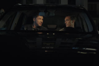 M jak miłość, odcinek 1913. Marcin (Mikołaj Roznerski), Olek (Maurycy Popiel)