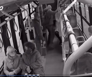 Uratował nastolatkę w autobusie! Bohaterski czyn kierowcy