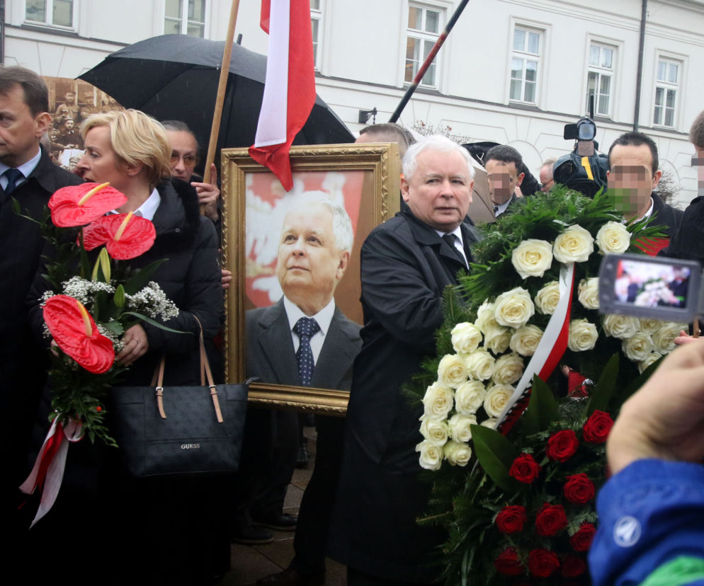 OD DZISIAJ MIESIĘCZNICA SMOLEŃSKA W ASYŚCIE HONOROWEJ.
