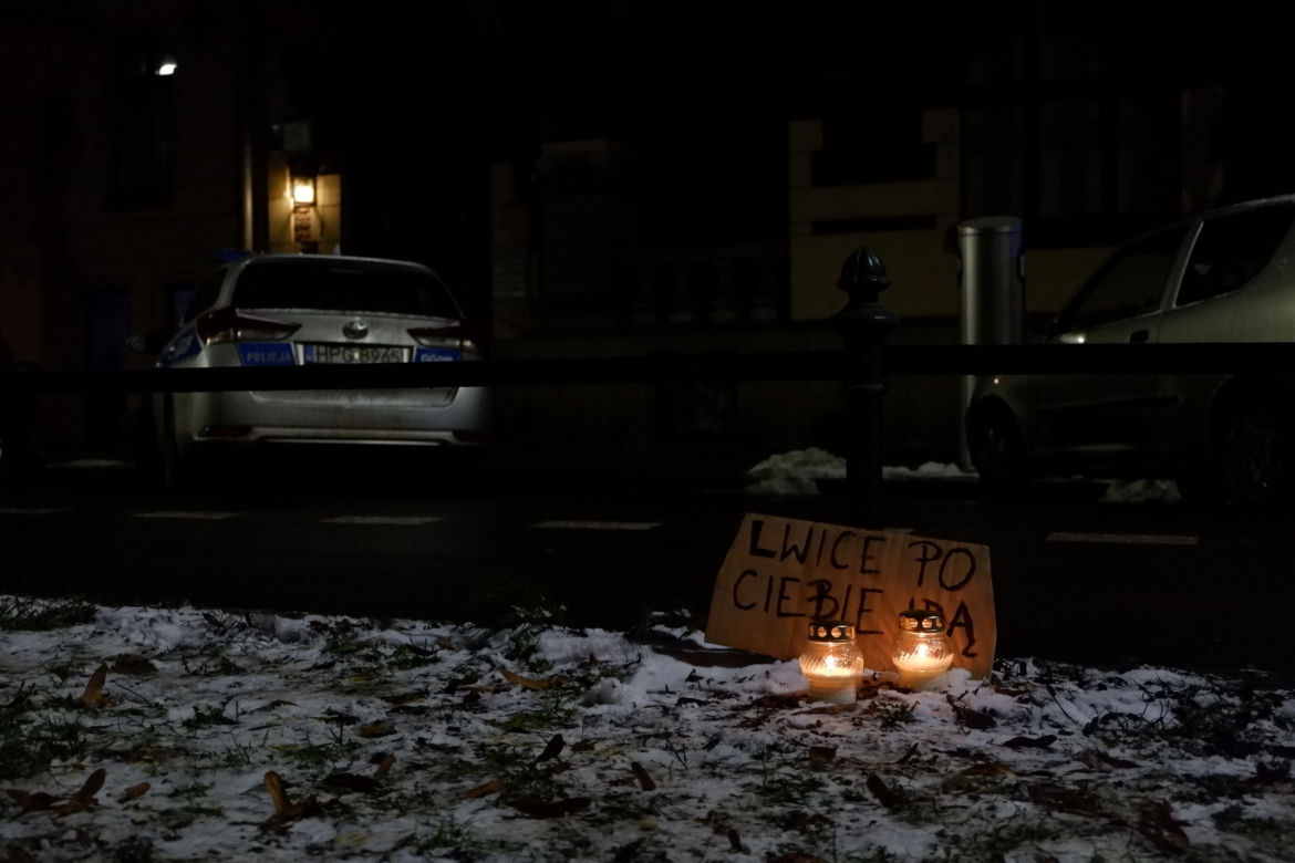 Tysiące osób protestowało w Krakowie po publikacji uzasadnienia wyroku w sprawie aborcji