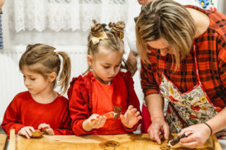 Wigilia w Świętokrzyskiem: Ceny pierogów w KGW i przepis na... choinkę z widelców