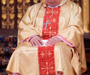 Brat Dziwisza zarabia 11000 zł