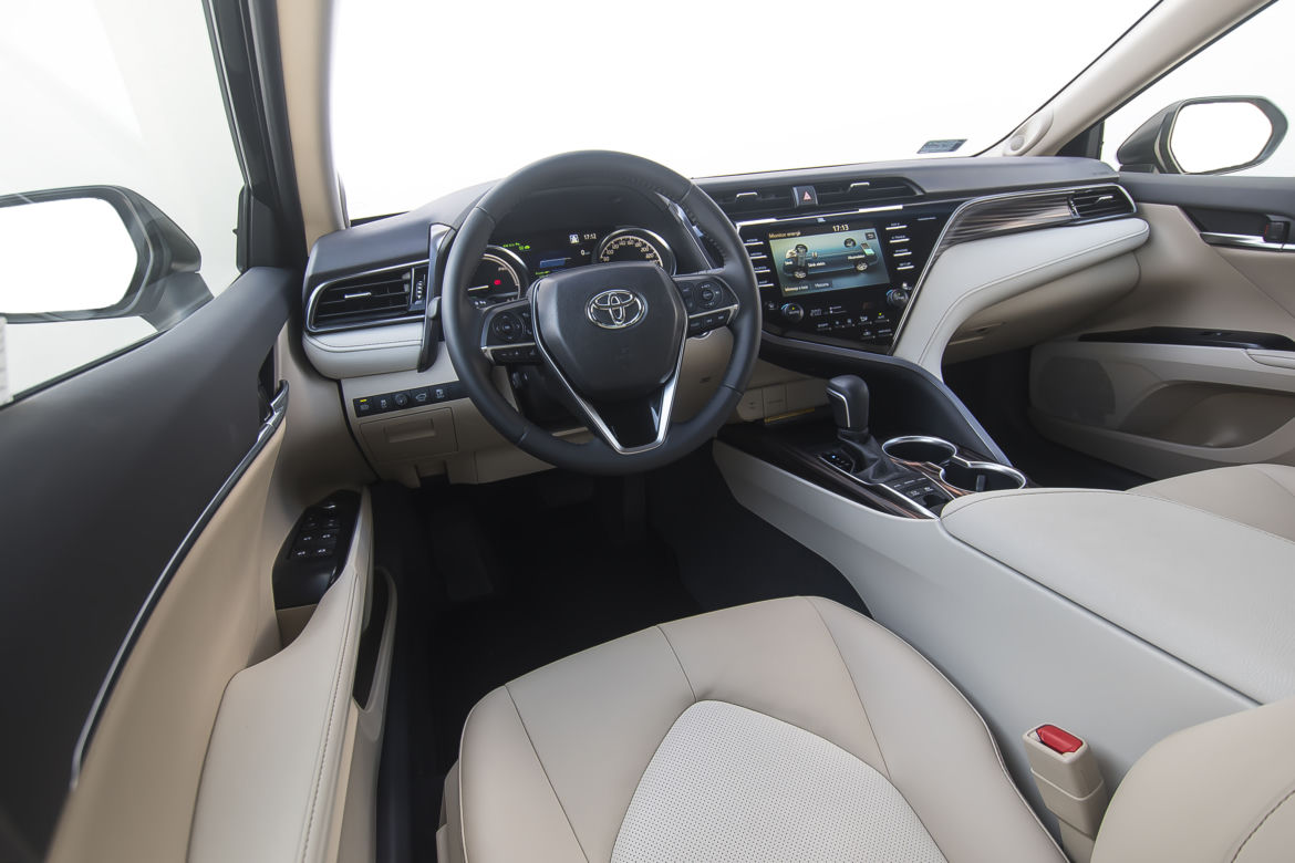 Toyota Camry 2.5 Hybrid Dynamic Force 218 KM e-CVT Executive