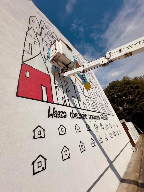 Hospicjum "Kolory" i ich mural na kamienicy w Lesznie