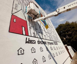 Hospicjum Kolory i ich mural na kamienicy w Lesznie
