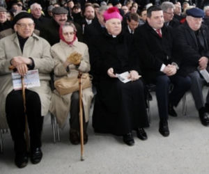 Europejskie Centrum Solidarności. Zawieszenie wiechy