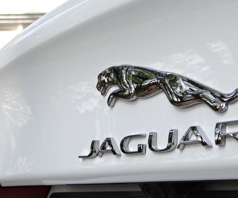 Jaguar XE 2.0 T R-Sport