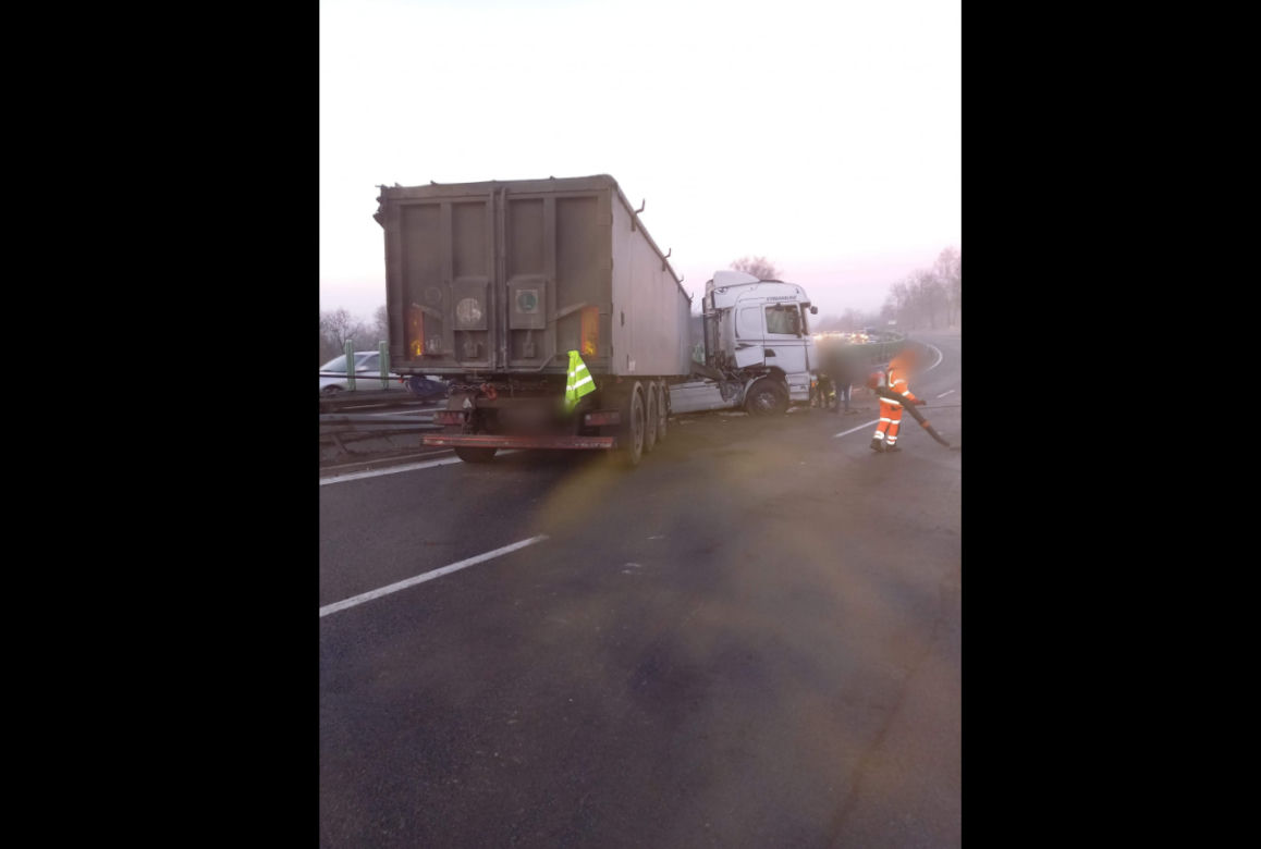 Tir rozbił się na Zakopiance. Gigantyczne utrudnienia w ruchu