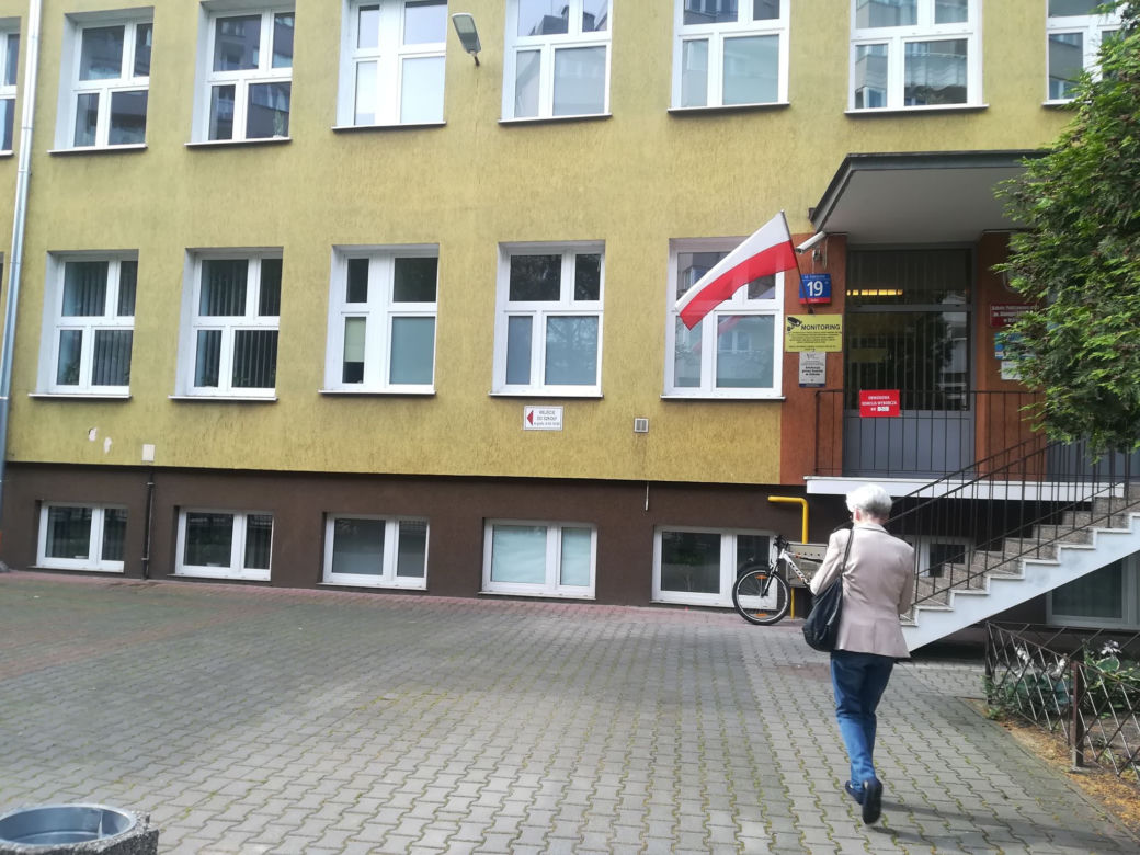 II tura wyborów prezydenckich w Warsszawie - komisja wyborcza o 7 rano